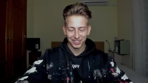 Snapshot of gym_alpha chatting on February 20, 8:36 pm Oliver online show from February 20, 8:36 pm