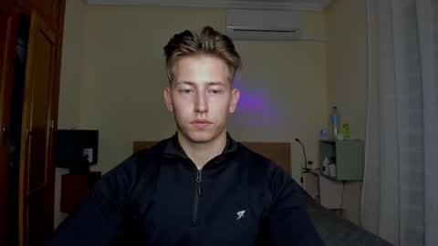 Snapshot of gym_alpha chatting on February 27, 9:47 pm Oliver online show from February 27, 9:47 pm