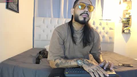 hache222 online show from January 15, 1:23 am