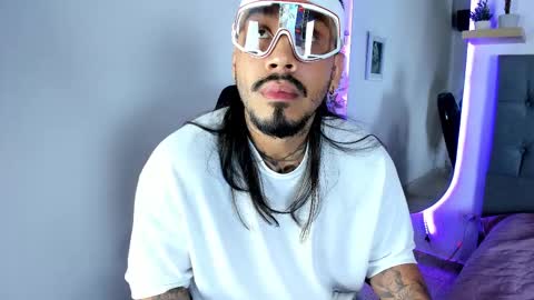 hache222 online show from February 14, 11:32 pm