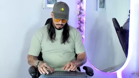 hache222 online show from February 18, 10:36 pm