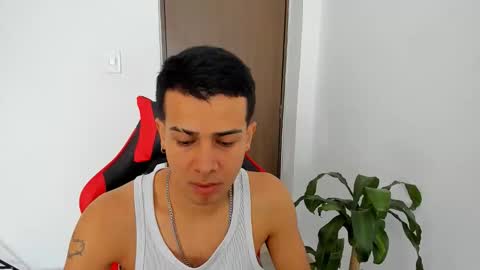 hades_horny_ online show from April 4, 5:32 pm