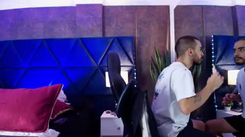 H A I R Y D I A M O N D online show from November 17, 4:04 am