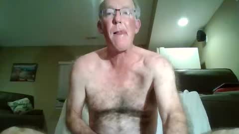 Snapshot of hairybater26 chatting on December 20, 5:04 am Harry online show from December 20, 5:04 am