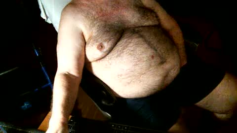 Snapshot of hairybear813 chatting on December 22, 11:42 pm hairybear813 online show from December 22, 11:42 pm