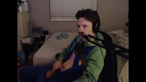 Snapshot of hairyhornyfuck chatting on November 1, 6:39 am hairyhornyfuck online show from November 1, 6:39 am