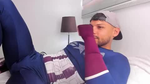 Independent       model  online show from April 15, 8:31 pm