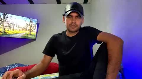 hamiltong12 online show from November 29, 6:37 am