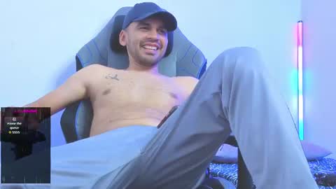 hamiltong12 online show from June 18, 12:56 am