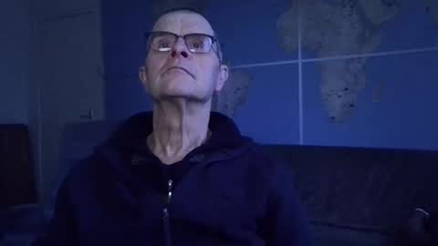 Prefer men 80 online show from December 14, 3:19 pm