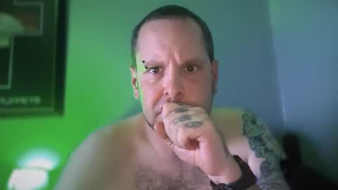 Snapshot of hand_banana_420 chatting on September 10, 3:05 am hand_banana_420 online show from September 10, 3:05 am