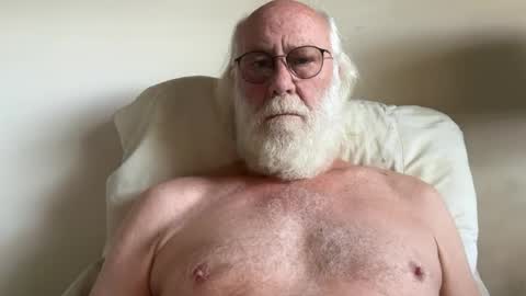 handful57345 online show from August 4, 8:02 pm