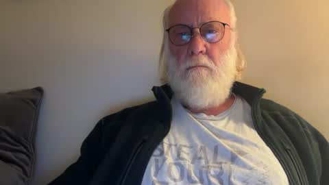 handful57345 online show from May 23, 11:37 am
