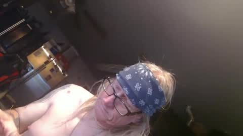 handystud33 online show from March 15, 4:13 pm