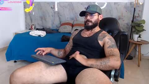 hanz_col online show from December 14, 7:54 pm