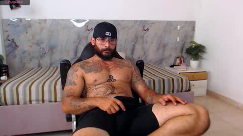 hanz_col online show from March 12, 2:52 am