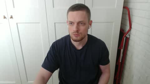 happyvelvetpaw online show from January 16, 8:50 am