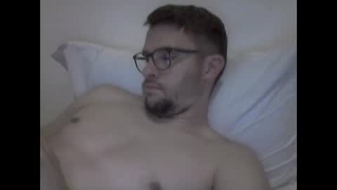 hardboylovemilfmoom online show from May 21, 9:19 pm
