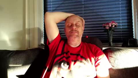 MrLazy online show from May 26, 6:37 pm