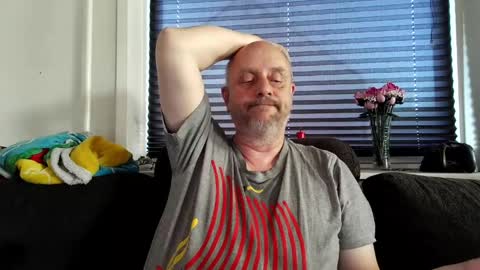 MrLazy online show from May 28, 5:33 pm