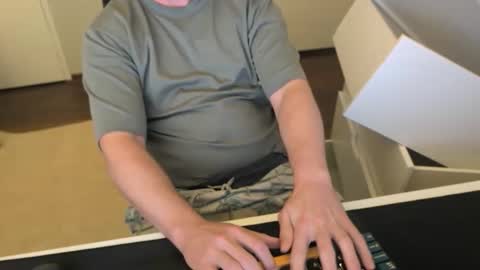 Stand Lee online show from March 2, 2:13 pm