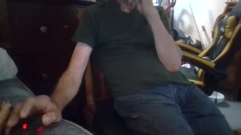 Snapshot of harry1cannary chatting on September 26, 2:26 pm harry1cannary online show from September 26, 2:26 pm