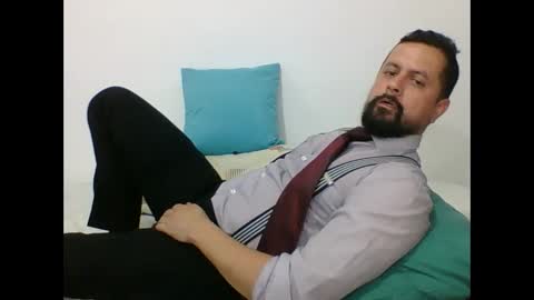 Snapshot of harry_goldenmillerx10fun chatting on March 12, 9:03 pm  Harry    online show from March 12, 9:03 pm