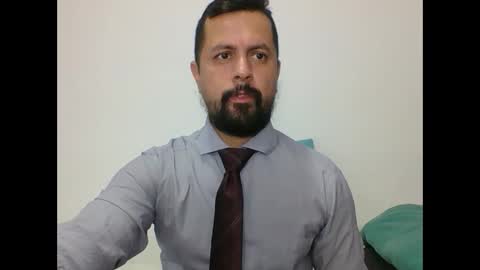 Snapshot of harry_goldenmillerx10fun chatting on January 14, 8:15 pm  Harry    online show from January 14, 8:15 pm