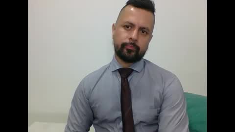 Snapshot of harry_goldenmillerx10fun chatting on December 19, 8:13 pm  Harry    online show from December 19, 8:13 pm