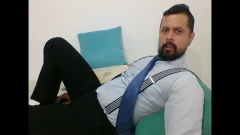 Snapshot of harry_goldenmillerx10fun chatting on January 10, 3:27 pm  Harry    online show from January 10, 3:27 pm