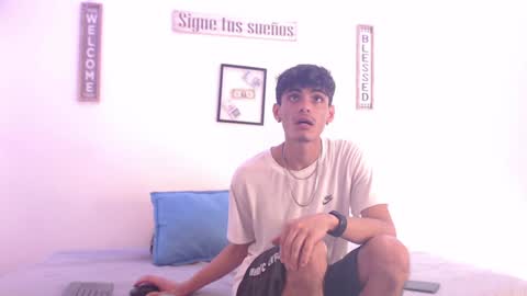 Snapshot of harrythomson1 chatting on January 6, 7:35 pm harry thomson online show from January 6, 7:35 pm