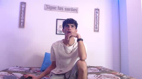 Snapshot of harrythomson1 chatting on January 23, 6:28 am harry thomson online show from January 23, 6:28 am