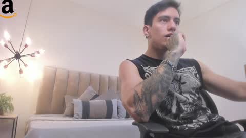 Harry Jones online show from December 3, 5:23 pm