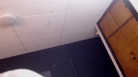 hat_guy01 online show from February 7, 9:31 pm