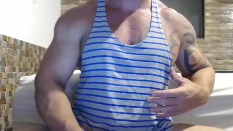 Snapshot of healedcarioca chatting on January 29, 12:01 am Brazilian bigdick online show from January 29, 12:01 am