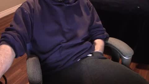 Snapshot of heavilyhung chatting on March 7, 5:29 am John online show from March 7, 5:29 am