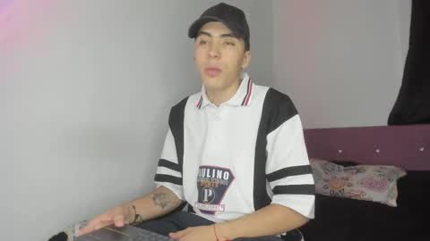 heellboy_ online show from May 7, 6:35 am