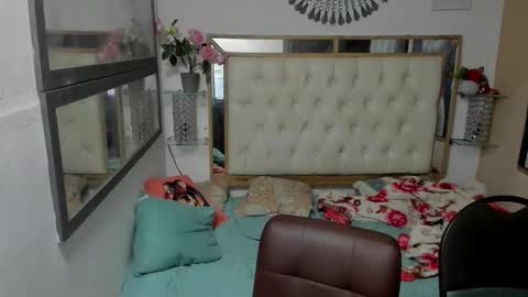 Snapshot of heiker_ chatting on October 25, 3:08 am heiker_ online show from October 25, 3:08 am