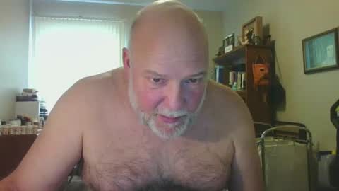 Snapshot of helloforfun111 chatting on December 7, 6:48 pm helloforfun111 online show from December 7, 6:48 pm