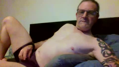 hempie1973 online show from July 28, 12:01 pm