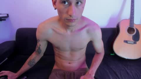 henrik_senn online show from April 8, 8:25 am