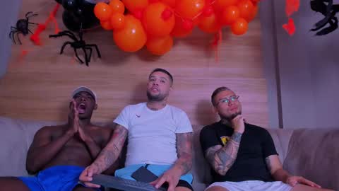 heteros men online show from October 29, 2:20 pm