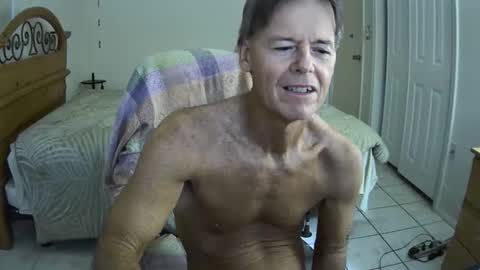 hewes1 online show from November 22, 11:43 am