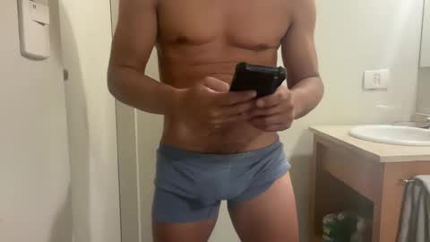 hhernan1 online show from February 8, 5:46 am