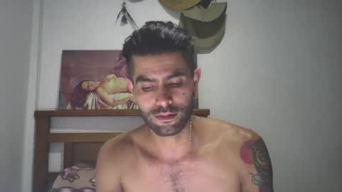 Snapshot of hideonbush051 chatting on September 10, 10:19 pm hideonbush online show from September 10, 10:19 pm