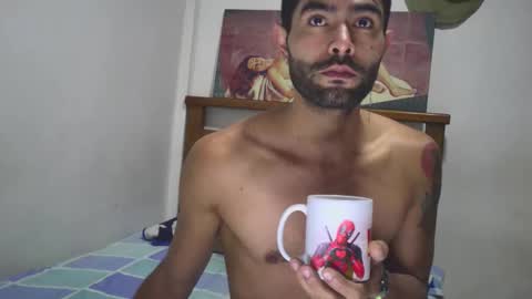 Snapshot of hideonbush051 chatting on October 14, 11:39 am hideonbush online show from October 14, 11:39 am