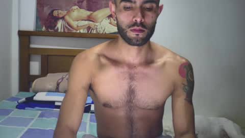 Snapshot of hideonbush051 chatting on September 16, 1:06 am hideonbush online show from September 16, 1:06 am