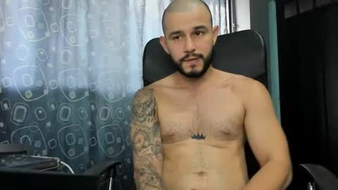 Snapshot of hiei9713 chatting on October 22, 1:04 pm hiei9713 online show from October 22, 1:04 pm