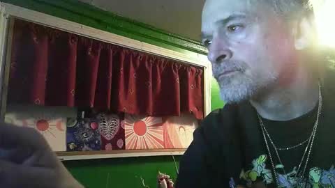 hippiedad333 online show from February 10, 12:15 am