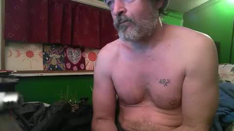 hippiedad333 online show from March 16, 10:30 am